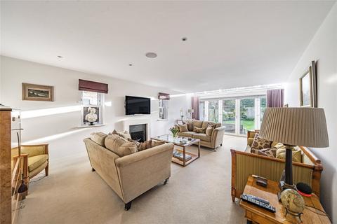 The Hollies Old Avenue, West Byfleet, KT14 6AE