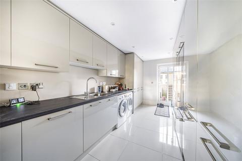 The Hollies Old Avenue, West Byfleet, KT14 6AE