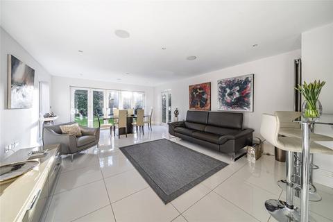 The Hollies Old Avenue, West Byfleet, KT14 6AE