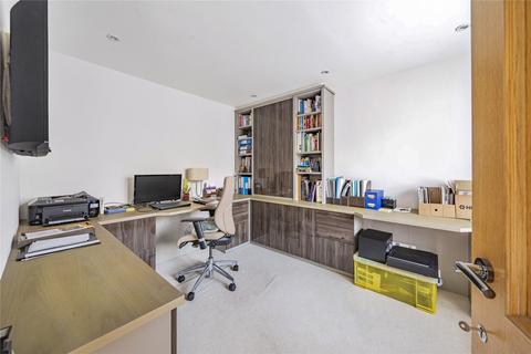 The Hollies Old Avenue, West Byfleet, KT14 6AE