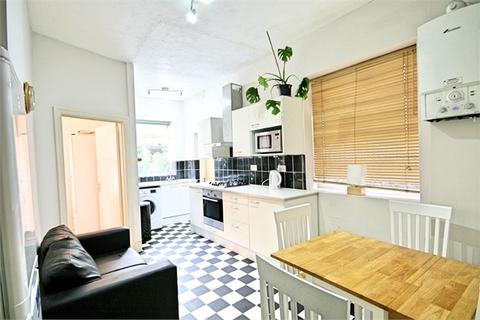 3 bedroom flat to rent - Aigburth Mansions, Oval SW9