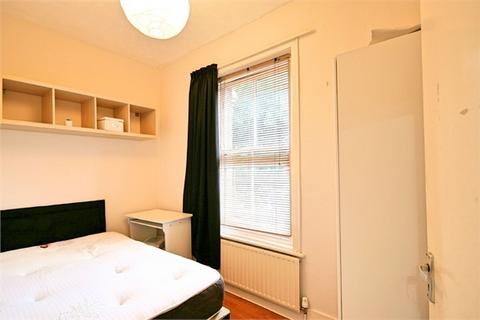 undefined, Aigburth Mansions, Oval SW9