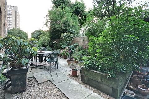 undefined, Aigburth Mansions, Oval SW9