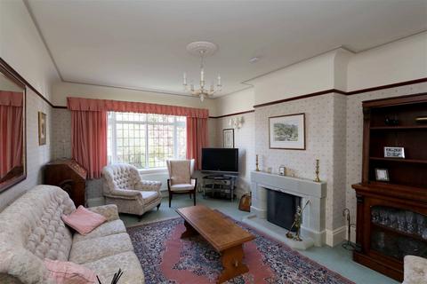 3 bedroom semi-detached house for sale, Dunbar Crescent, Southport PR8