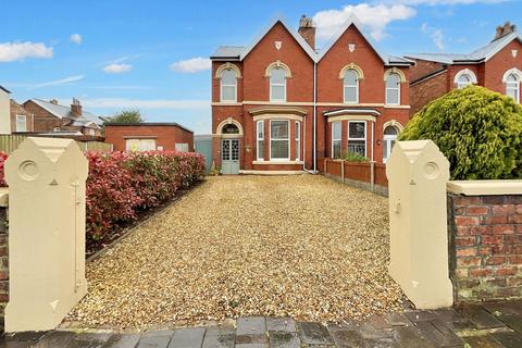 2 bedroom semi-detached house for sale, Lesley Road, Southport PR8