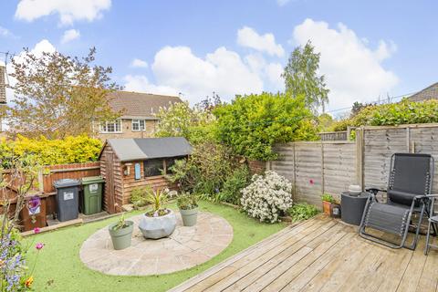16 Ecob Close, Guildford, GU3 3HP