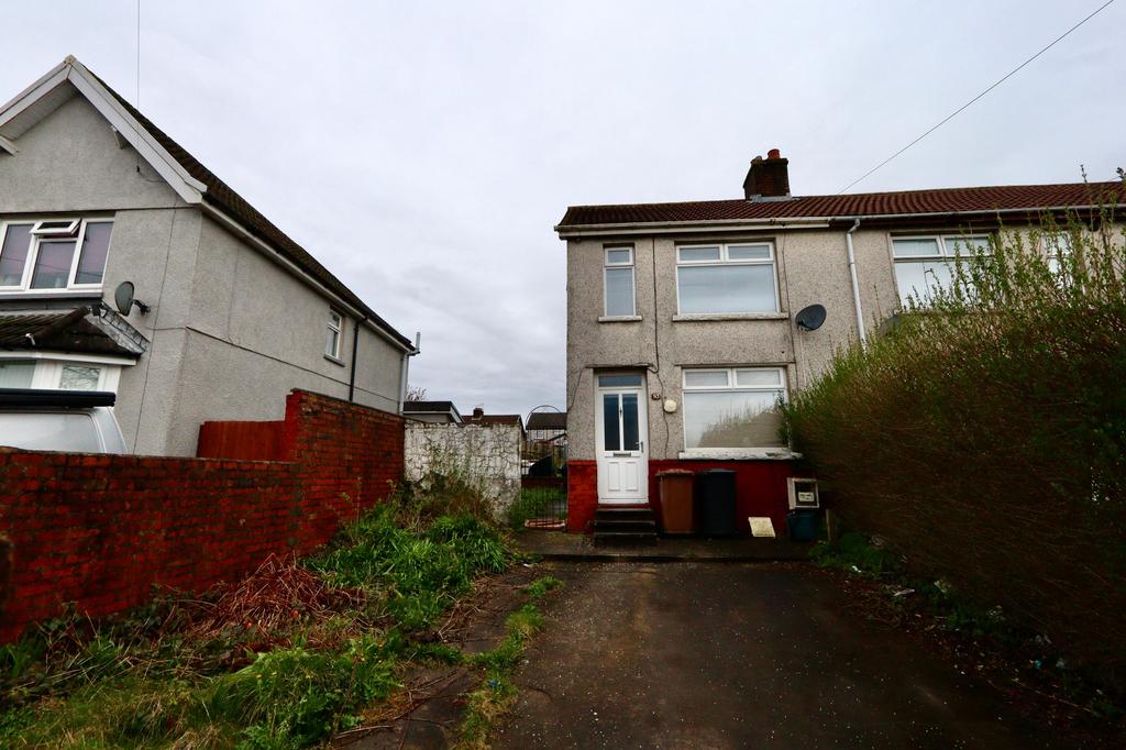 Bedwellty Road, Cefn Fforest, NP12 2 bed semidetached house for sale