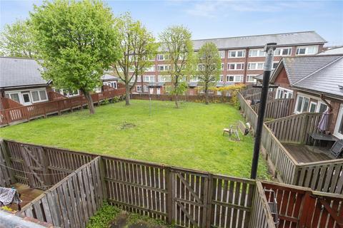 2 bedroom apartment for sale, Hindrey Road, London, E5