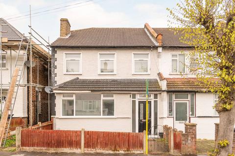 2 bedroom house to rent, Semley Road, Norbury, London, SW16