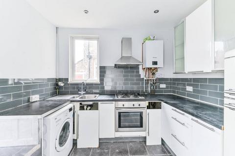 2 bedroom house to rent, Semley Road, Norbury, London, SW16