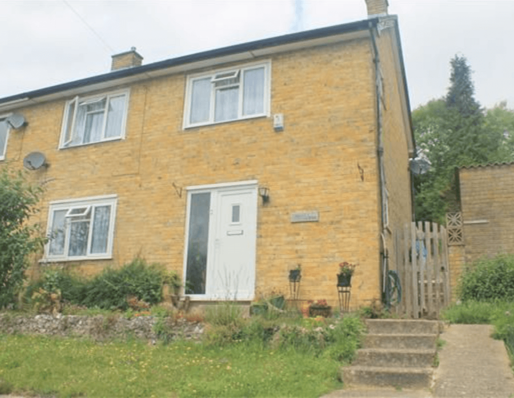 Three Bedroom End of Terraced House in High Wycom