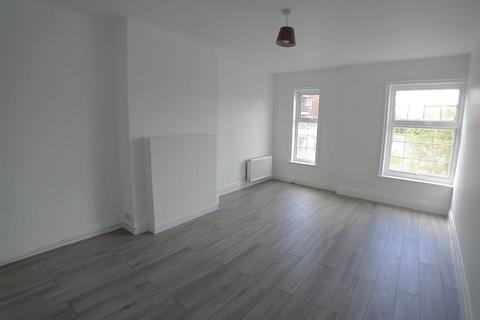 2 bedroom flat to rent, Greyhound Hill, Hendon, London, NW4