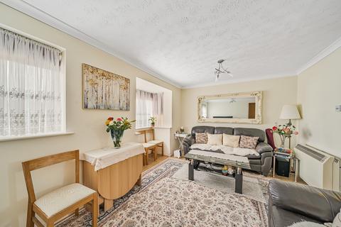 2 bedroom flat for sale, Oban Court, Pentand Avenue, Edgware, Greater London. HA8 8LB