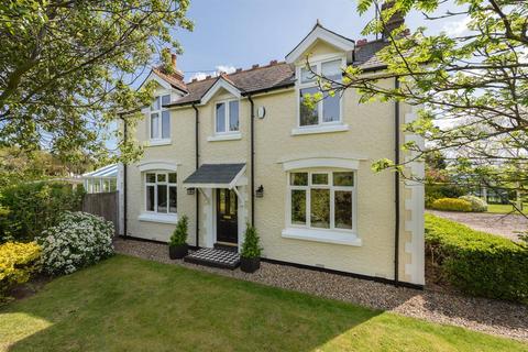 4 bedroom detached house for sale, Highstead, Canterbury