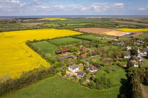 4 bedroom detached house for sale, Highstead, Canterbury