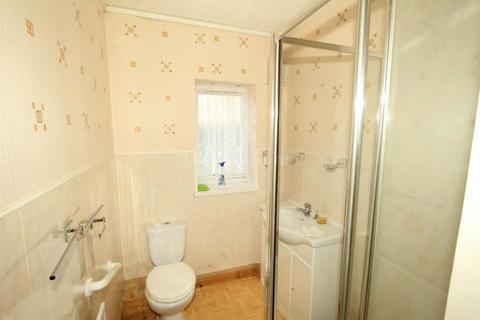 2 bedroom flat for sale, Abercarn Fach, Cwmcarn, Newport, Caerffili, NP11 7EP