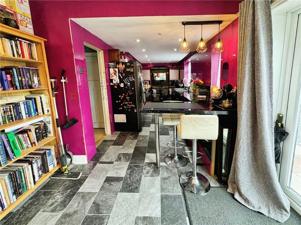 Kitchen/Dining