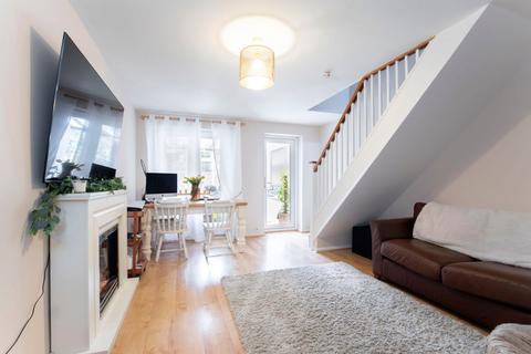 47 Cutsdean Close, Bishops Cleeve, Cheltenham, GL52 8UT