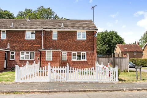 2 Baird Drive, Wood Street Village, Guildford, GU3 3EF