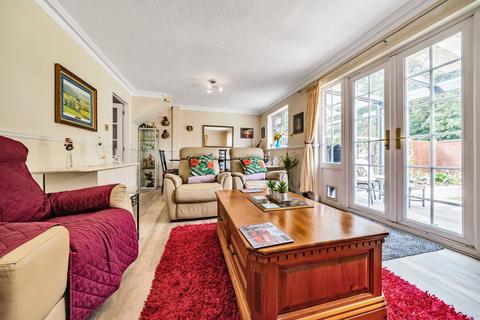 2 Baird Drive, Wood Street Village, Guildford, GU3 3EF