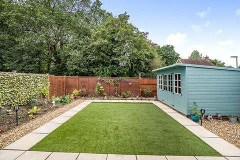 2 Baird Drive, Wood Street Village, Guildford, GU3 3EF
