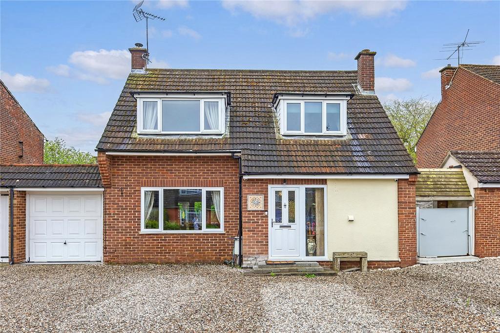 Roseacres, Takeley, CM22 4 bed link detached house £565,000