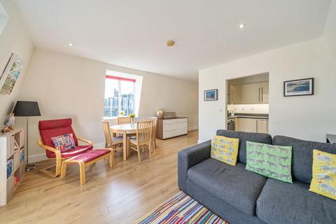 2 bedroom flat for sale, Leigham Avenue, Streatham