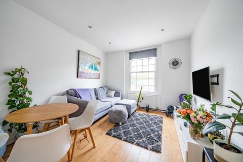 3 bedroom flat for sale, Camden Road, Holloway