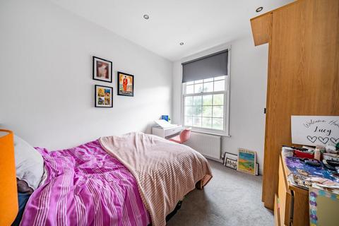 3 bedroom flat for sale, Camden Road, Holloway