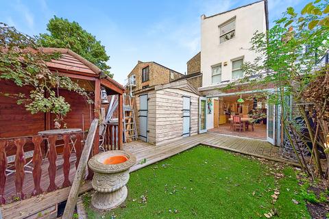 4 bedroom semi-detached house to rent, Stephendale Road, SW6