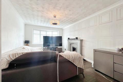 3 bedroom semi-detached house for sale, Berkshire Drive, Cadishead, M44