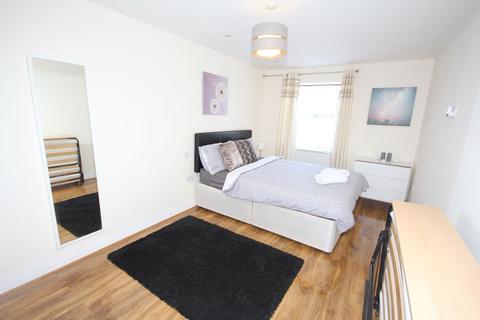2 bedroom apartment to rent, Station Road, Garden Court, UB7