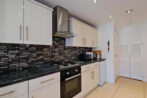 3 bedroom end of terrace house for sale, North Street, Larkhall