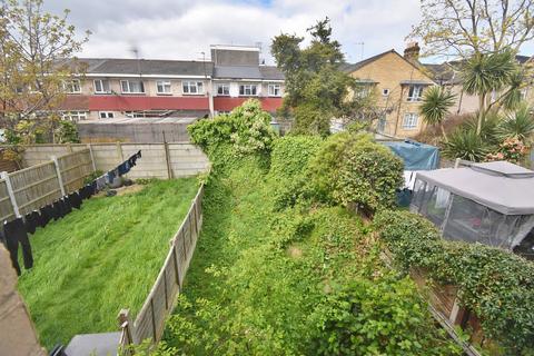 16 Greville Road, London, E17 9HG