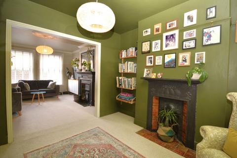 105 Chart Road, Folkestone, CT19 4EP