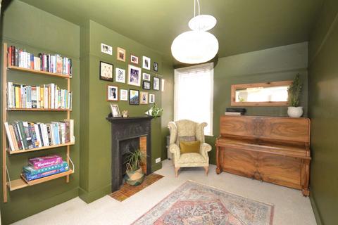 105 Chart Road, Folkestone, CT19 4EP