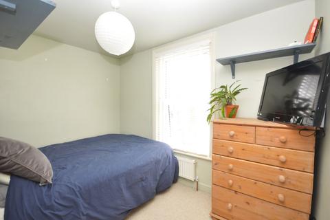 105 Chart Road, Folkestone, CT19 4EP