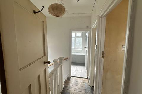 3 bedroom semi-detached house for sale, 39 Glebe Avenue, Harrow, Middlesex, HA3 9LG