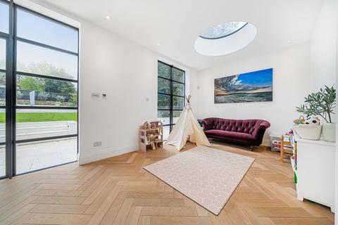 48 Kings Orchard, London, SE9 5TJ