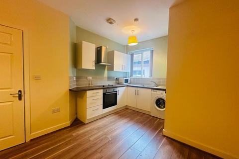 1 bedroom flat to rent, Flat 3, High Street, Bromsgrove, Worcestershire, B61