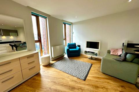 Studio to rent, Wharf Approach, Leeds, West Yorkshire, LS1