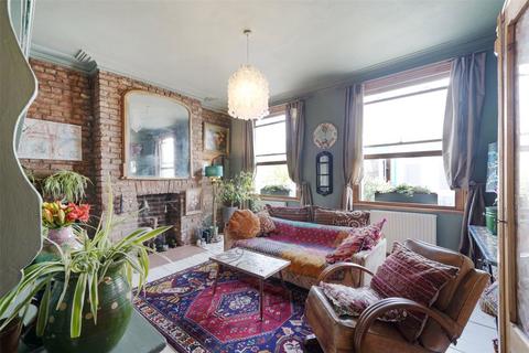 3 bedroom apartment for sale, York Way, London, N7