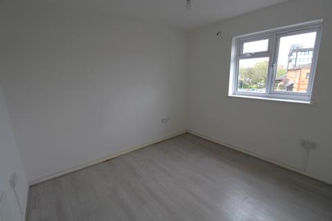 2 bedroom flat to rent, High Street, Hornchurch, Essex, RM11