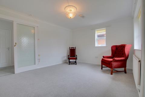 2 bedroom bungalow for sale, Denmead, Waterlooville