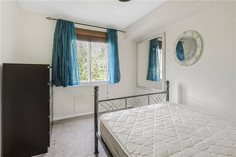 2 bedroom property for sale, Foxhills, Woking, Surrey, GU21