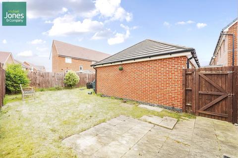 3 bedroom semi-detached house to rent, Randall Way, Littlehampton, West Sussex, BN17