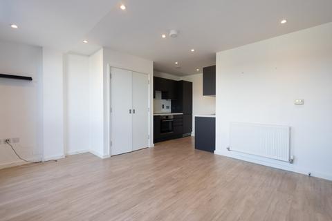 2 bedroom flat to rent, High Street, Nailsea, Bristol