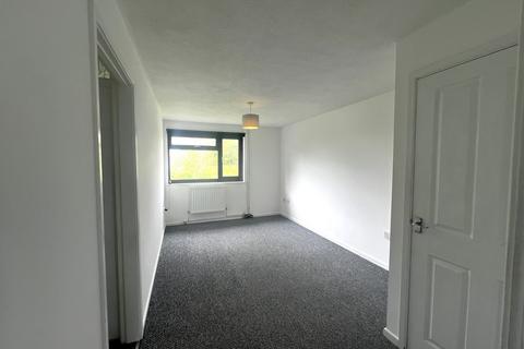 1 bedroom flat for sale, Halfpenny Court, Loddon