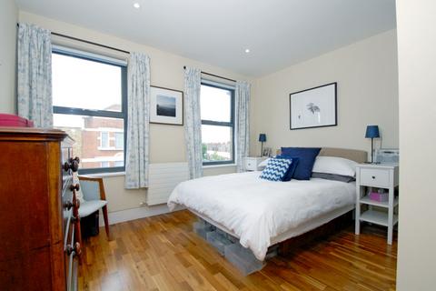 2 bedroom flat to rent, Bedford Hill Balham SW12