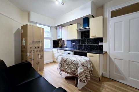 1 bedroom apartment to rent, Green Lanes, Palmers Green